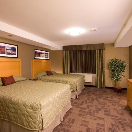 Woodlands Inn & Suites Fort Nelson Exterior photo