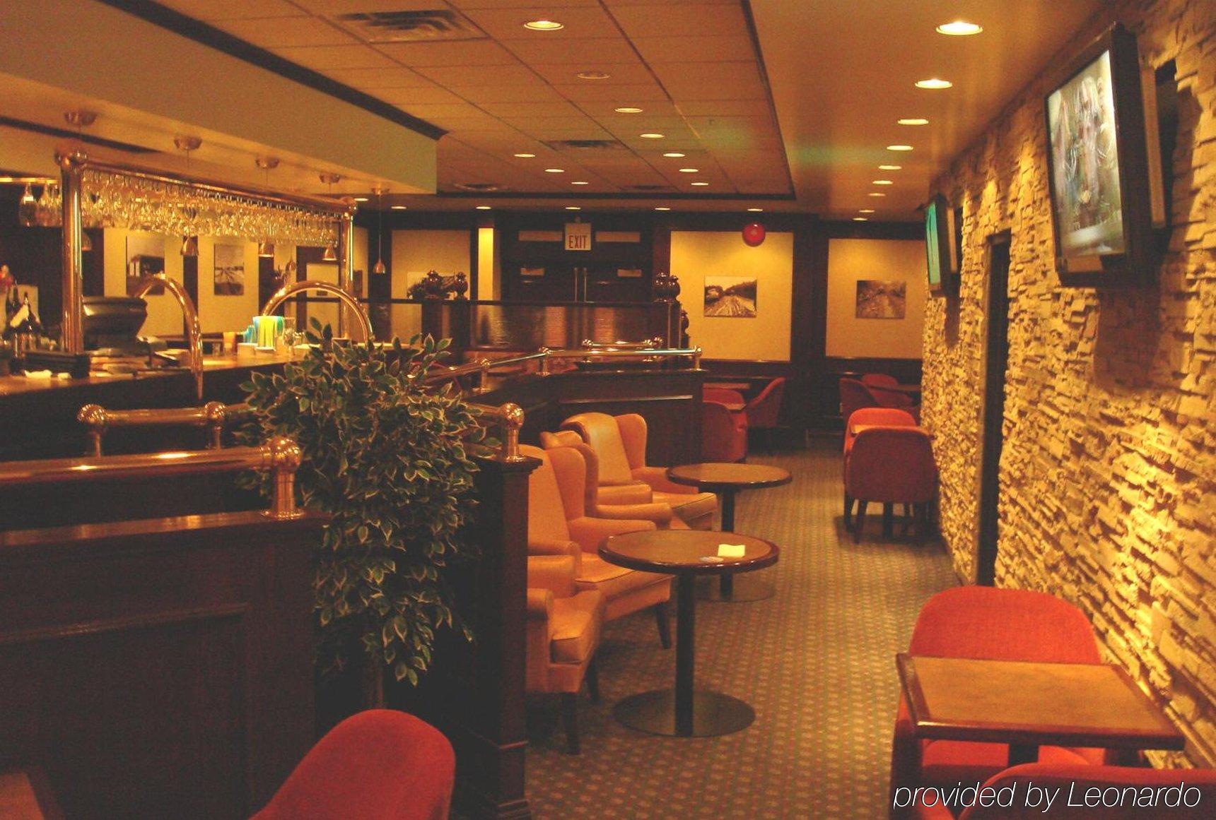 Woodlands Inn & Suites Fort Nelson Restaurant photo