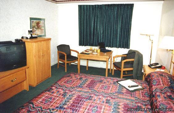 Woodlands Inn & Suites Fort Nelson Room photo