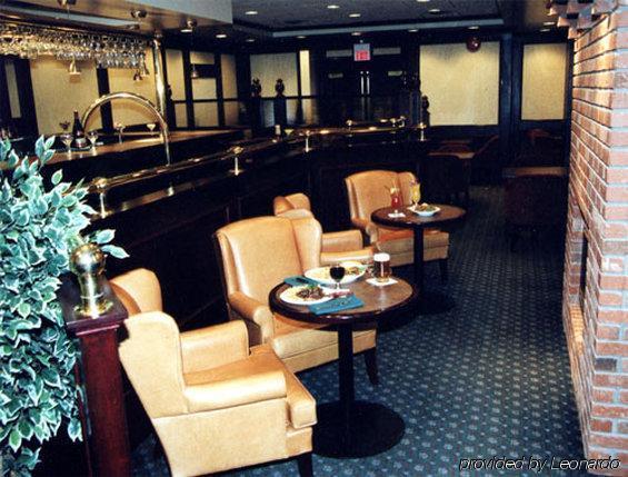 Woodlands Inn & Suites Fort Nelson Restaurant photo