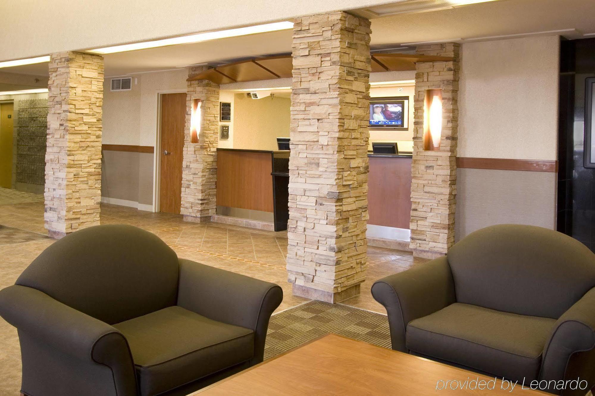 Woodlands Inn & Suites Fort Nelson Interior photo