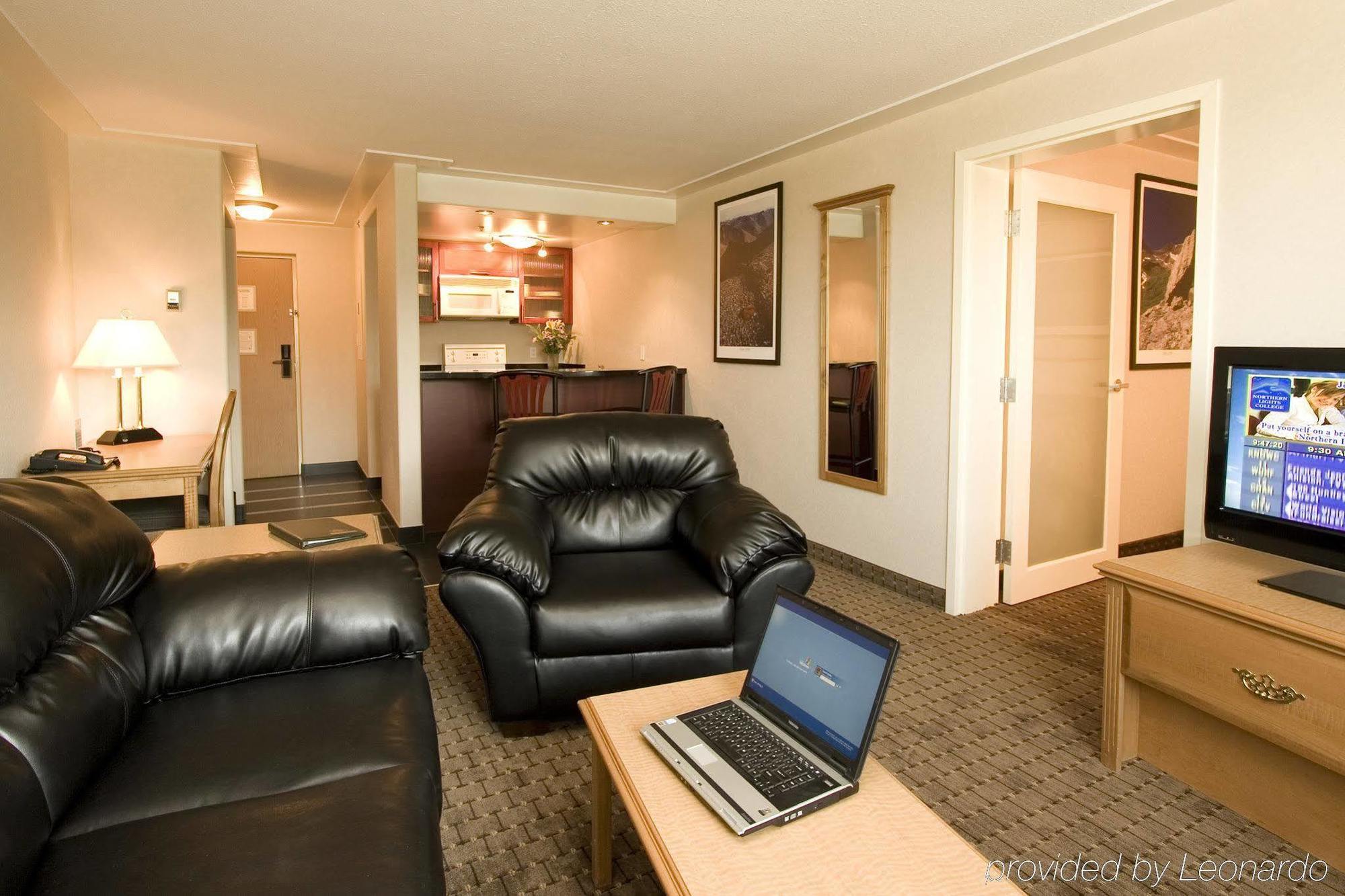 Woodlands Inn & Suites Fort Nelson Room photo