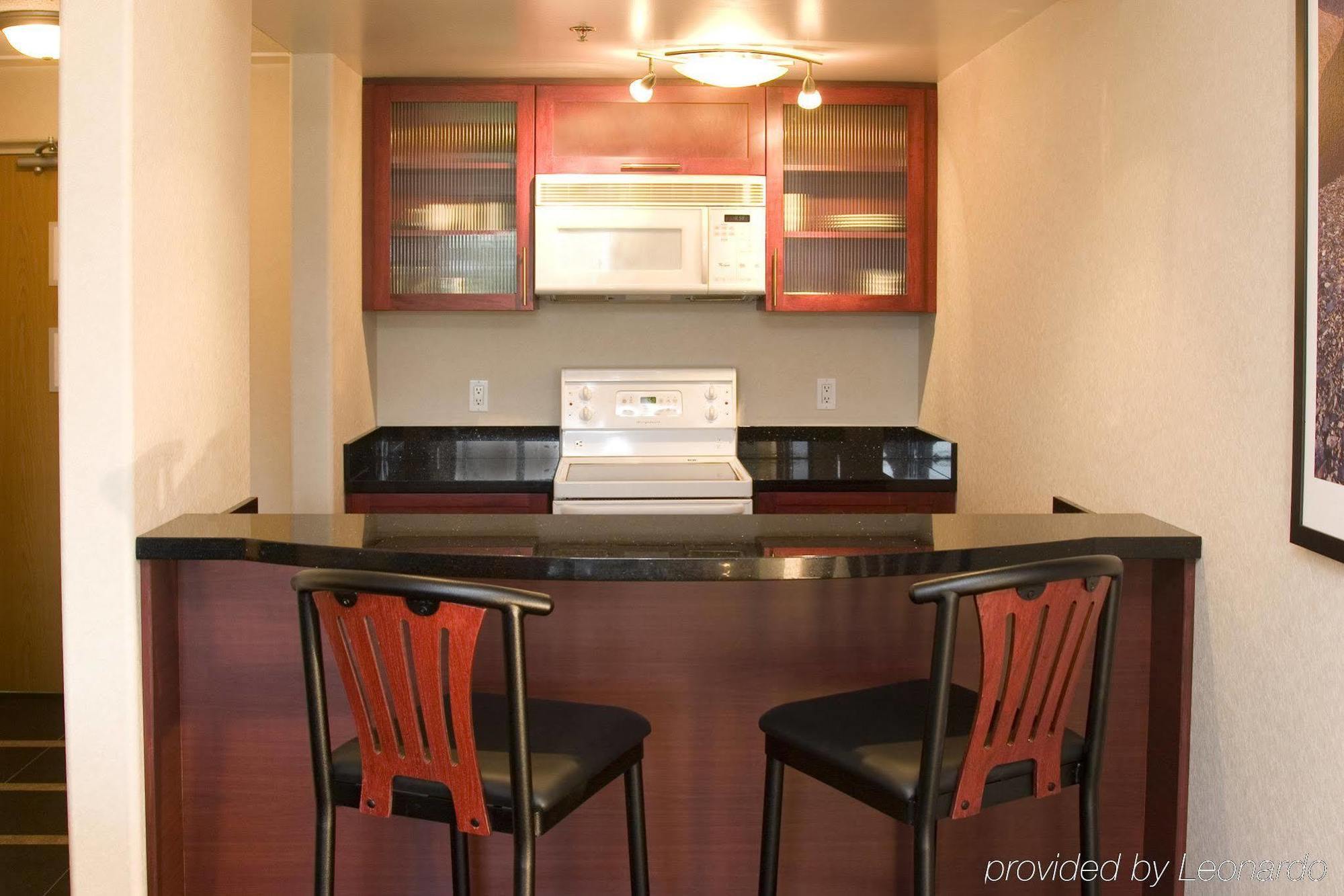 Woodlands Inn & Suites Fort Nelson Room photo