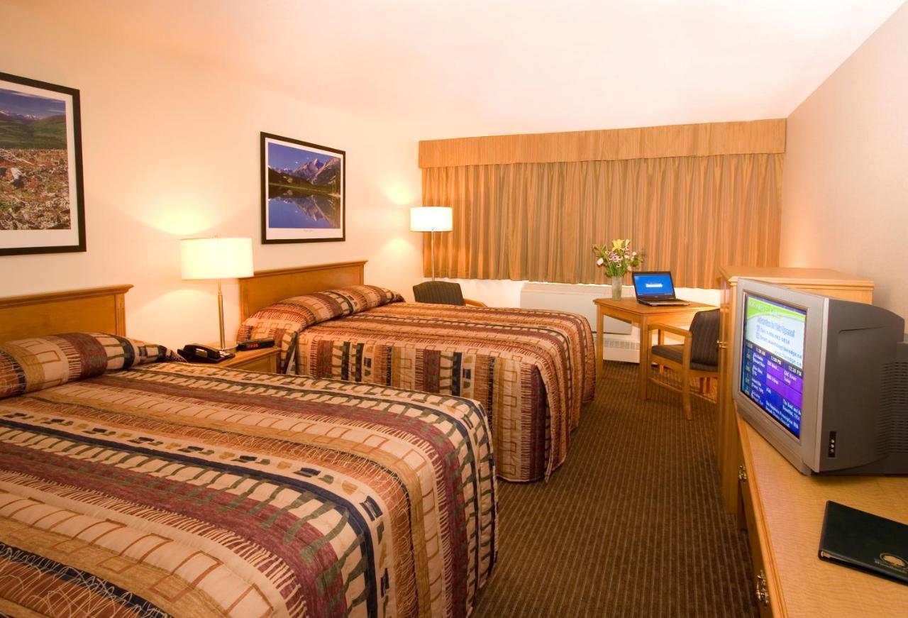 Woodlands Inn & Suites Fort Nelson Room photo